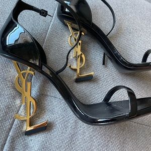 YSL OPYUM SANDALS IN PATENT LEATHER